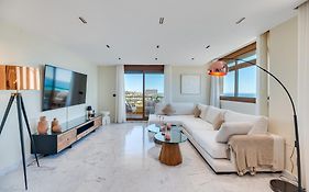 Luxury 4Bdr Penthouse With Sea Views